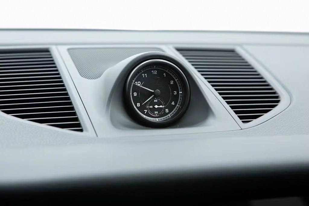 Thumbnail: 2025 Porsche Macan - 27