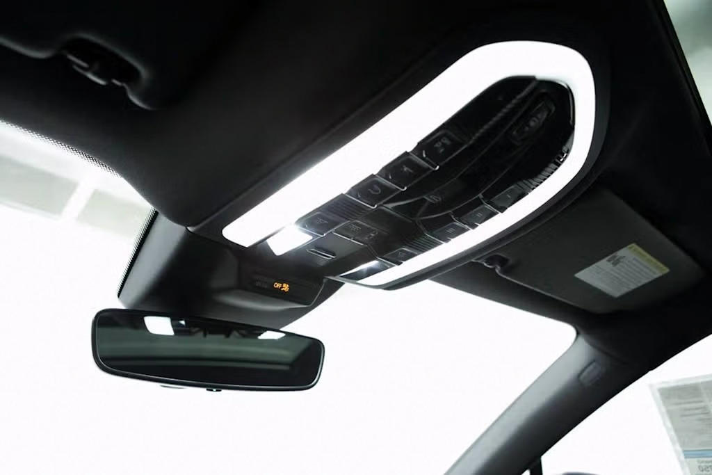 Thumbnail: 2025 Porsche Macan - 28