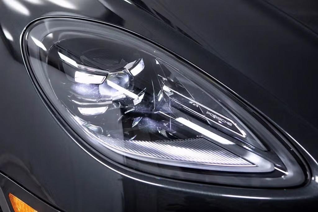 Thumbnail: 2025 Porsche Macan - 32