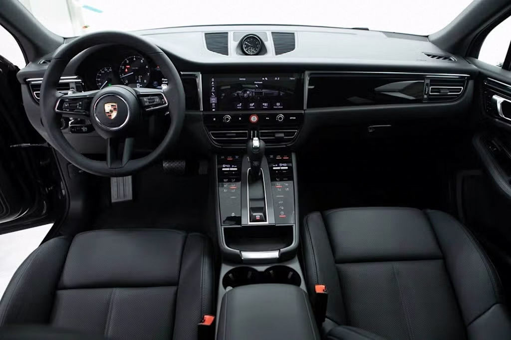 Thumbnail: 2025 Porsche Macan - 9