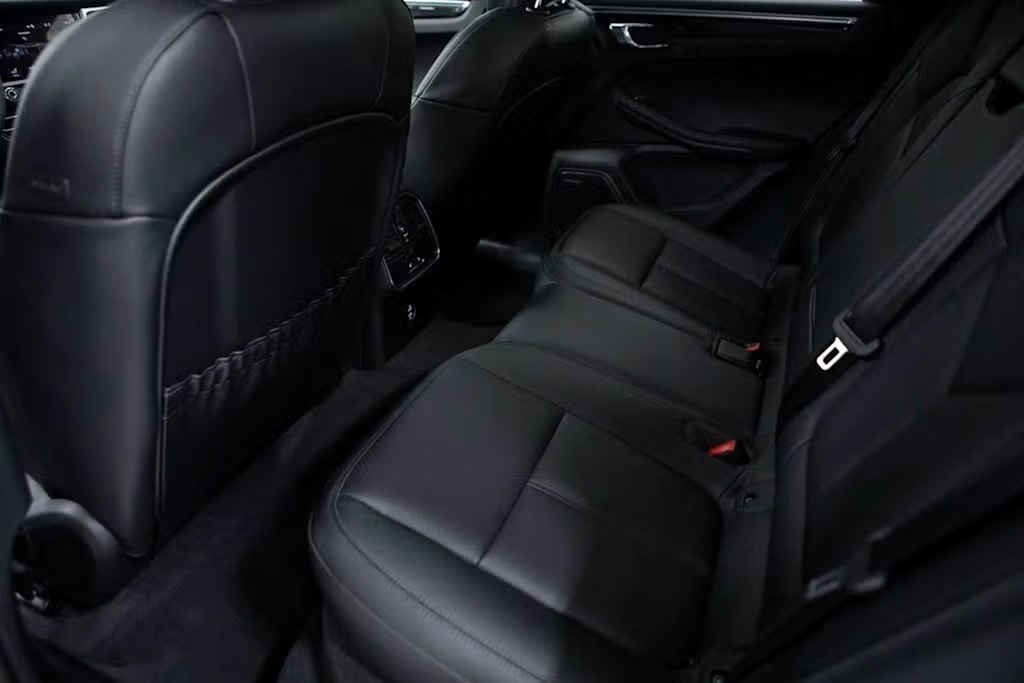 Thumbnail: 2025 Porsche Macan - 12