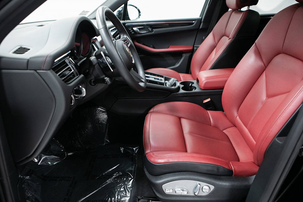 Thumbnail: 2025 Porsche Macan - 9