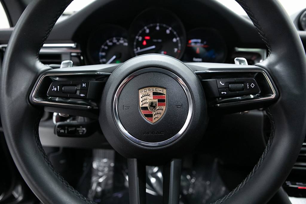 Thumbnail: 2025 Porsche Macan - 17