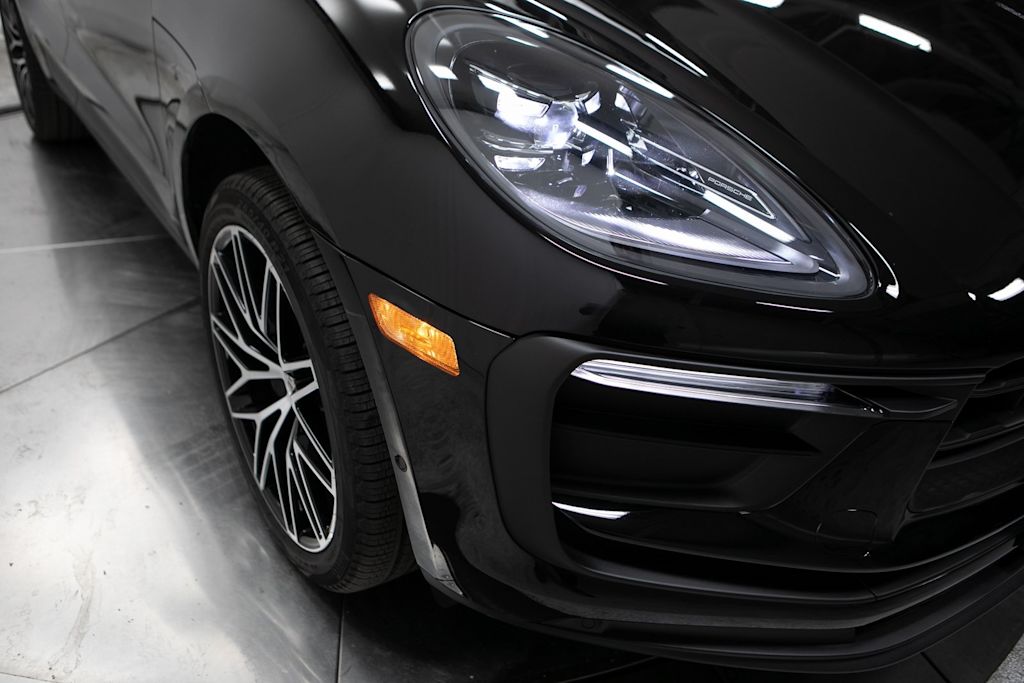 Thumbnail: 2025 Porsche Macan - 5