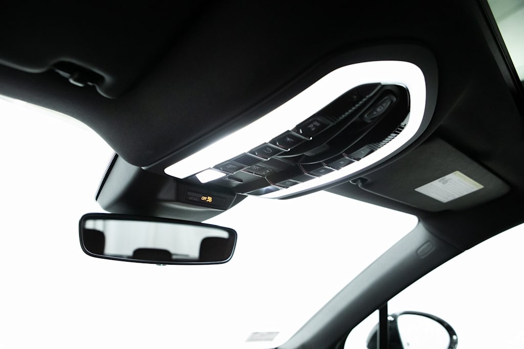 Thumbnail: 2025 Porsche Macan - 26