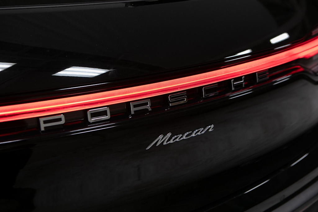 Thumbnail: 2025 Porsche Macan - 35