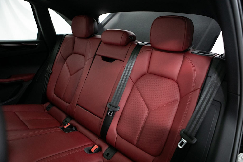 Thumbnail: 2025 Porsche Macan - 30