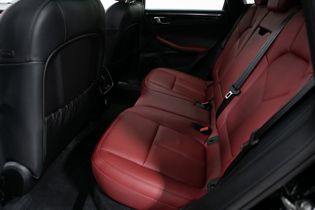 Thumbnail: 2025 Porsche Macan - 10