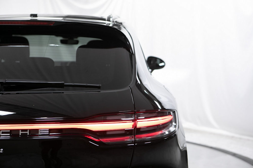 Thumbnail: 2025 Porsche Macan - 37