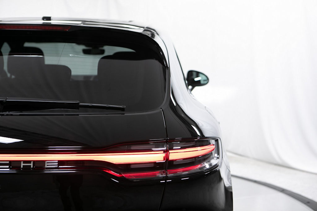 Thumbnail: 2026 Porsche Macan - 36