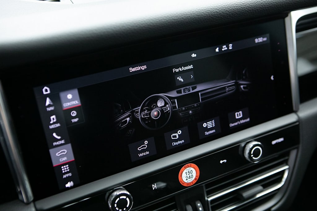 Thumbnail: 2026 Porsche Macan - 10