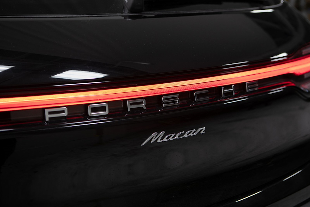 Thumbnail: 2026 Porsche Macan - 23