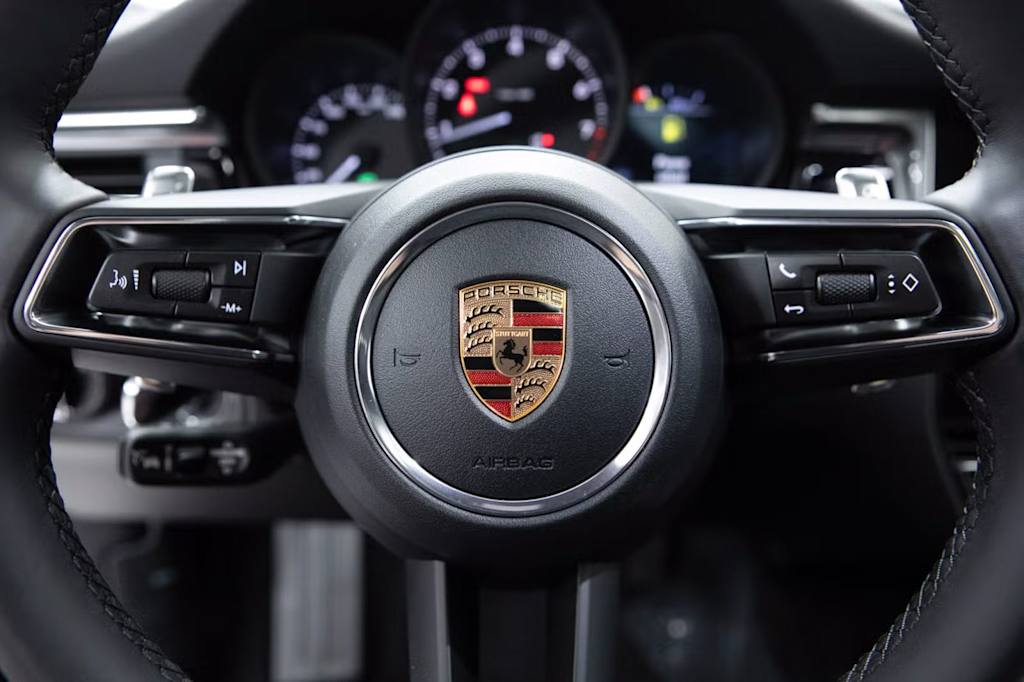 Thumbnail: 2026 Porsche Macan - 18