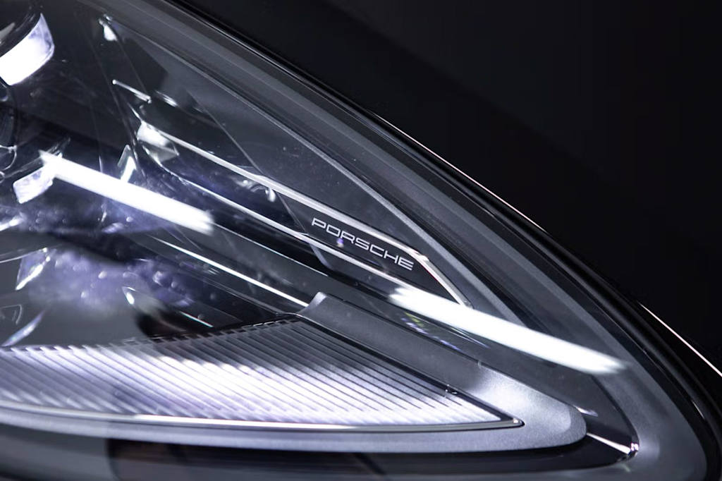 Thumbnail: 2026 Porsche Macan - 13