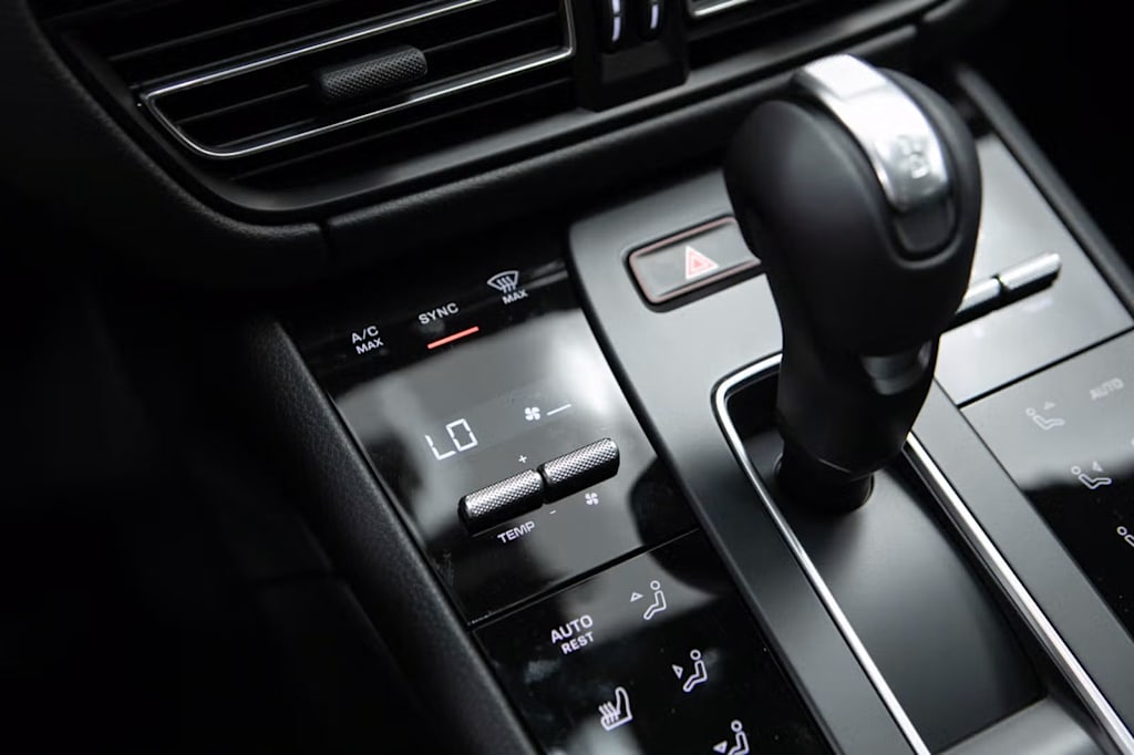 Thumbnail: 2026 Porsche Macan - 13