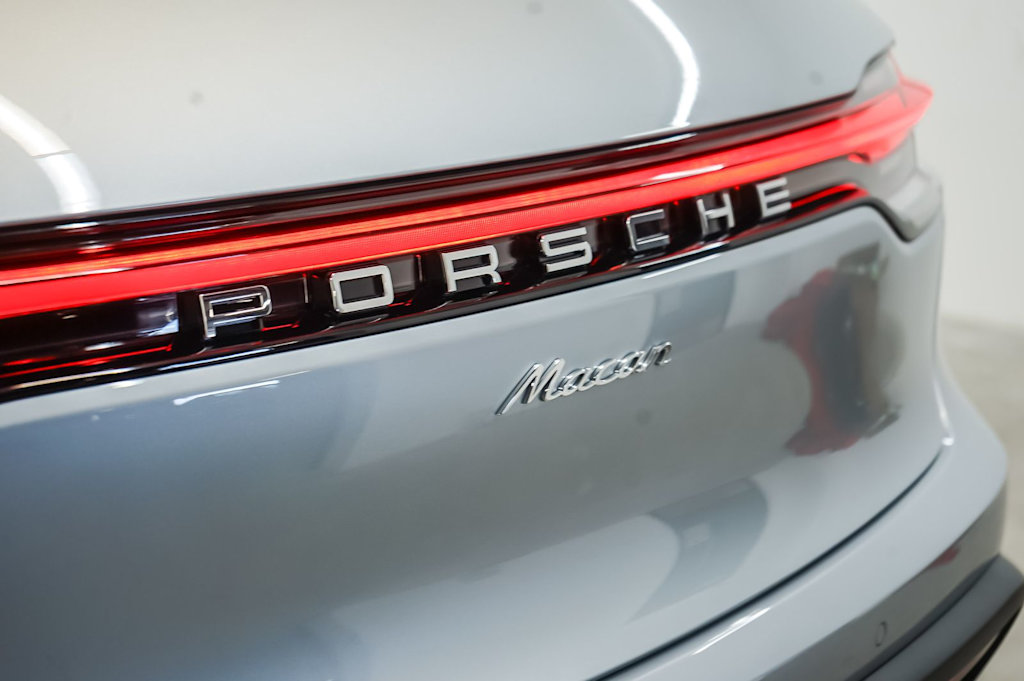 Thumbnail: 2026 Porsche Macan - 7