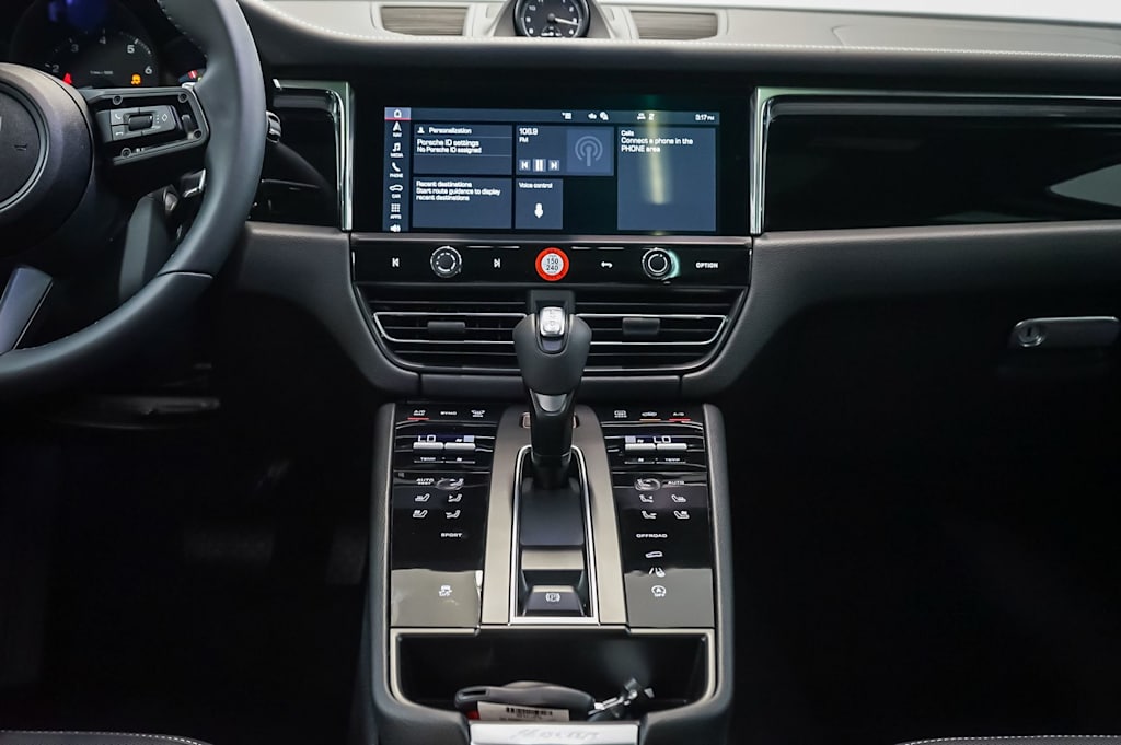 Thumbnail: 2026 Porsche Macan - 14