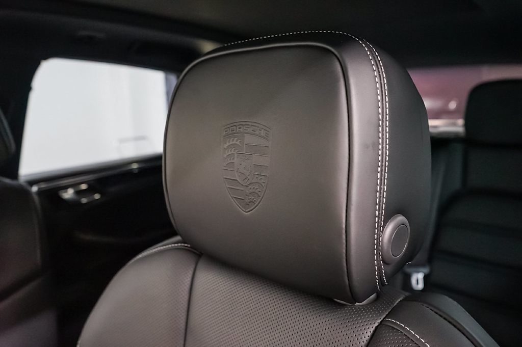 Thumbnail: 2026 Porsche Macan - 31