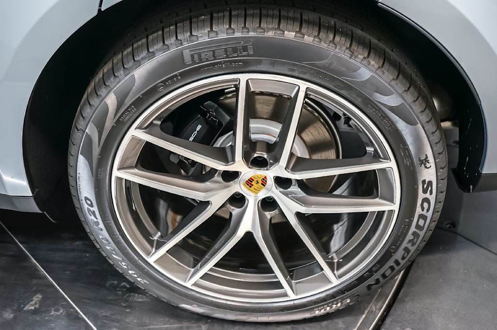 Thumbnail: 2026 Porsche Macan - 8