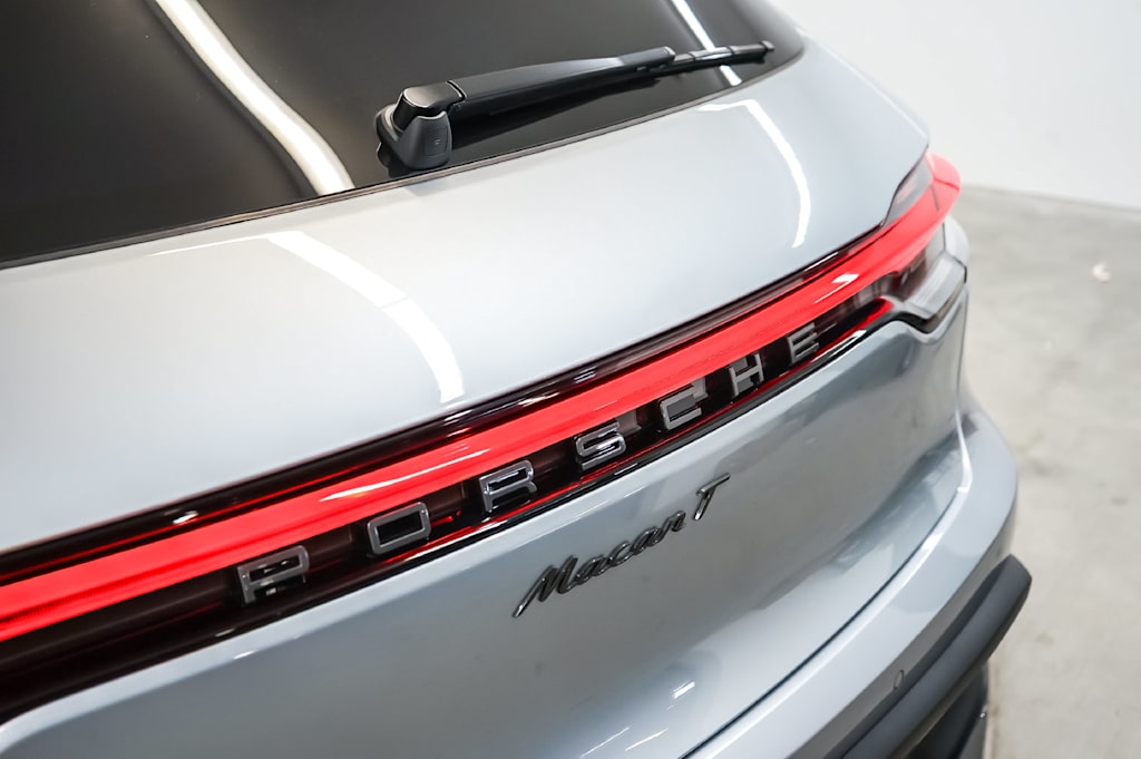 Thumbnail: 2026 Porsche Macan - 7
