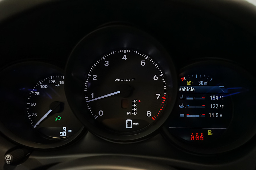 Thumbnail: 2026 Porsche Macan - 18