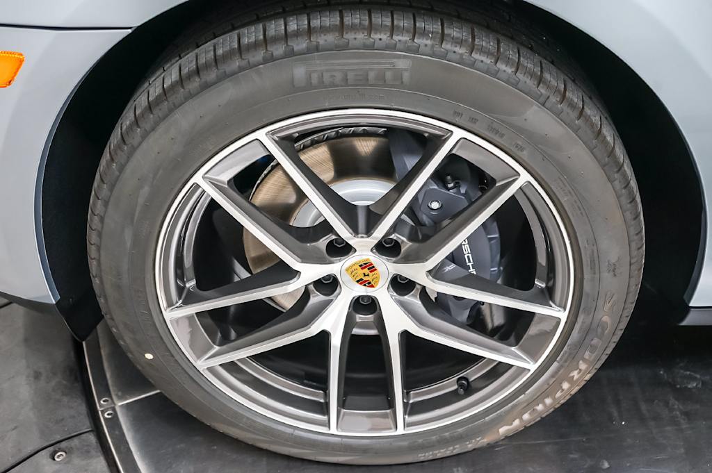 Thumbnail: 2026 Porsche Macan - 23