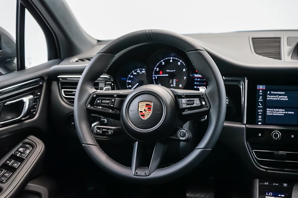 Thumbnail: 2026 Porsche Macan - 15