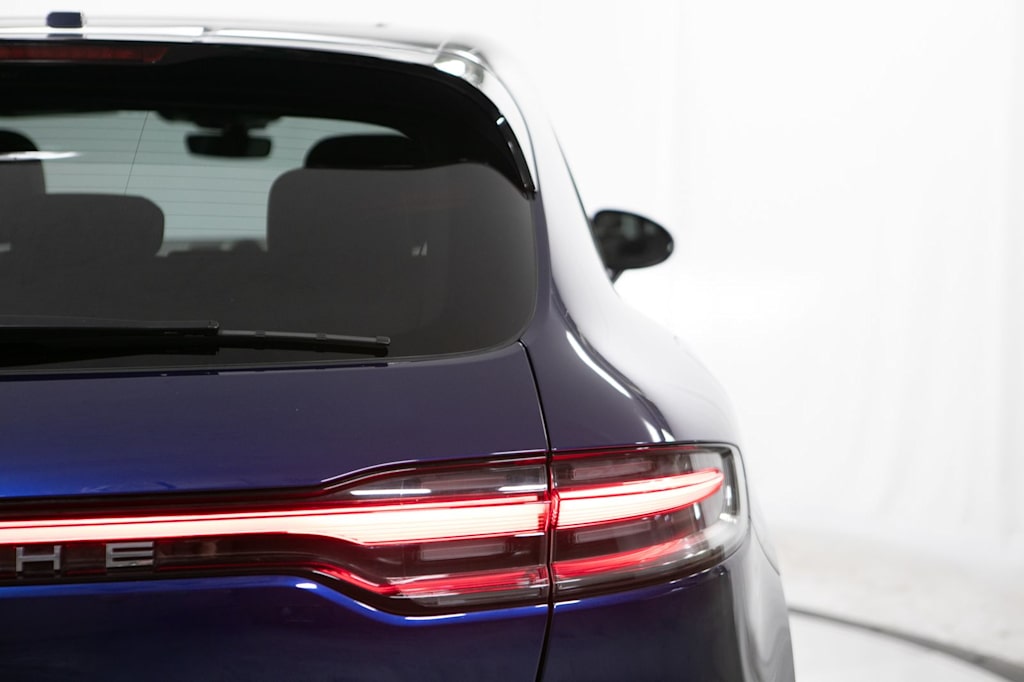 Thumbnail: 2023 Porsche Macan - 25