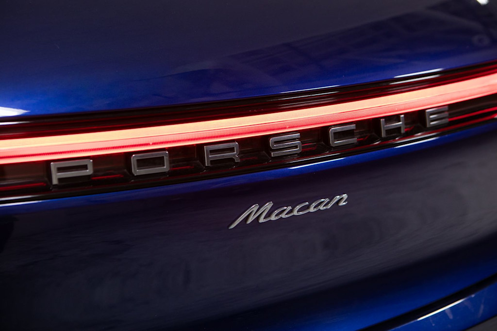 Thumbnail: 2023 Porsche Macan - 23