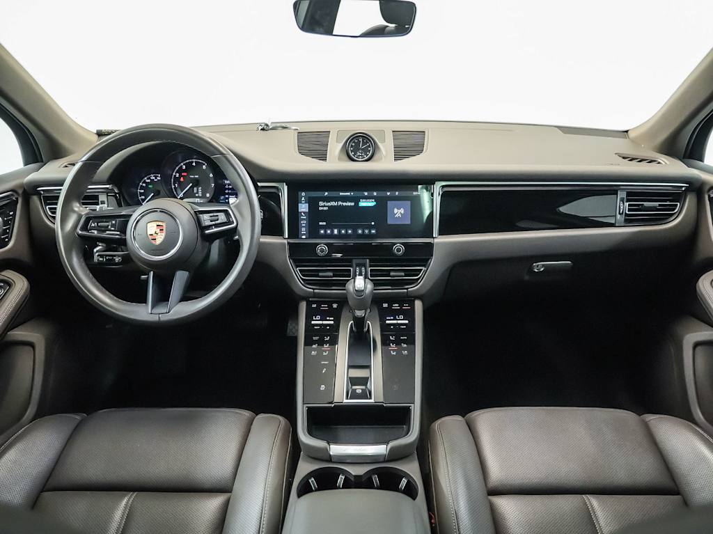 Thumbnail: 2023 Porsche Macan - 10