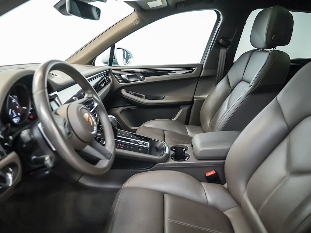 Thumbnail: 2023 Porsche Macan - 27