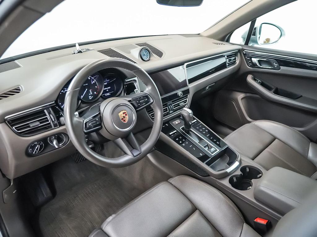 Thumbnail: 2023 Porsche Macan - 2