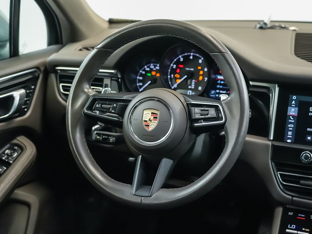 Thumbnail: 2023 Porsche Macan - 14
