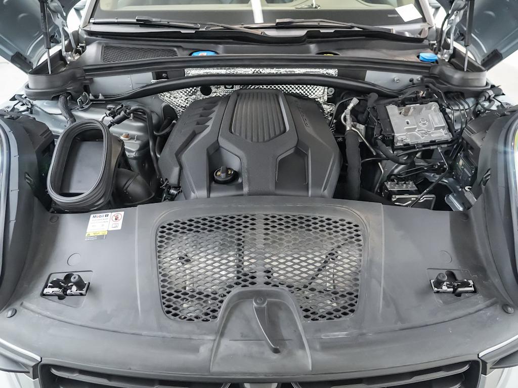 Thumbnail: 2023 Porsche Macan - 9