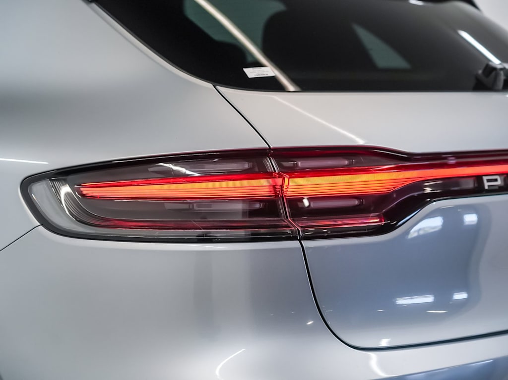 Thumbnail: 2023 Porsche Macan - 24