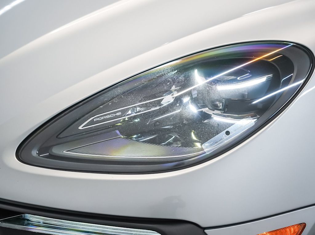 Thumbnail: 2023 Porsche Macan - 22