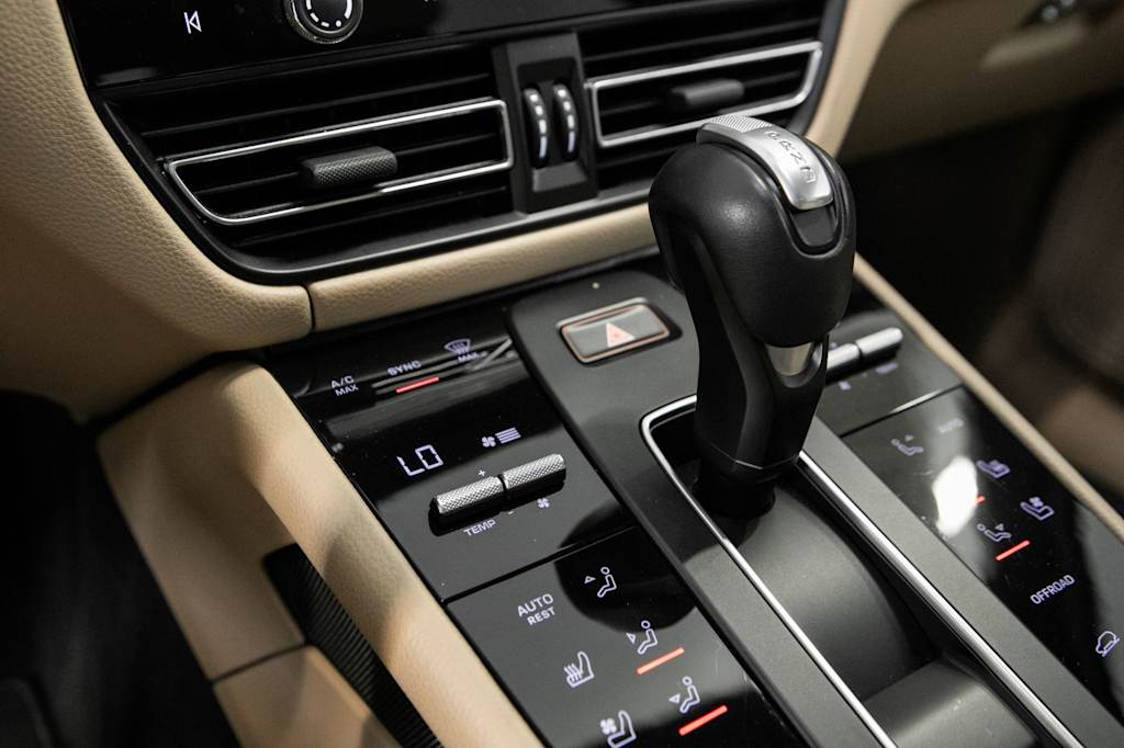 Thumbnail: 2024 Porsche Macan - 27