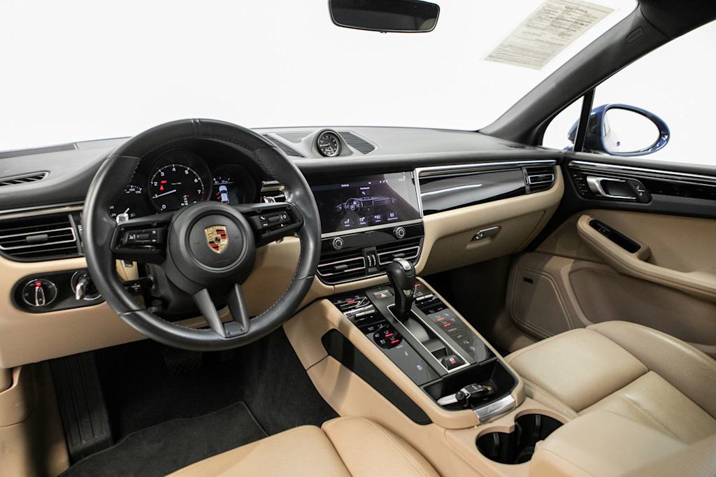 Thumbnail: 2024 Porsche Macan - 8