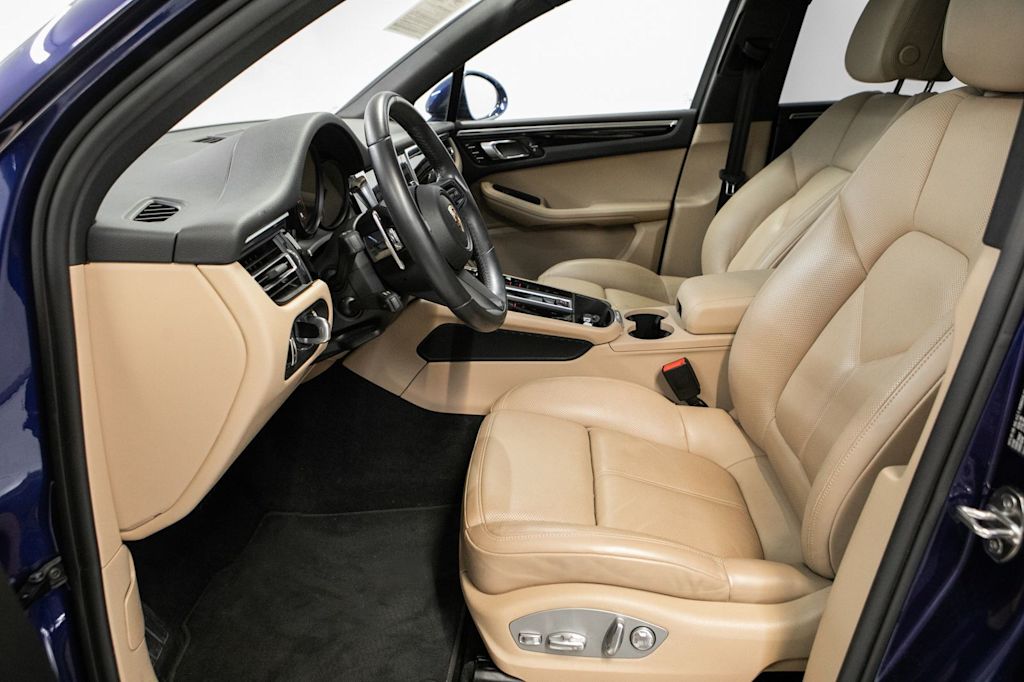 Thumbnail: 2024 Porsche Macan - 10