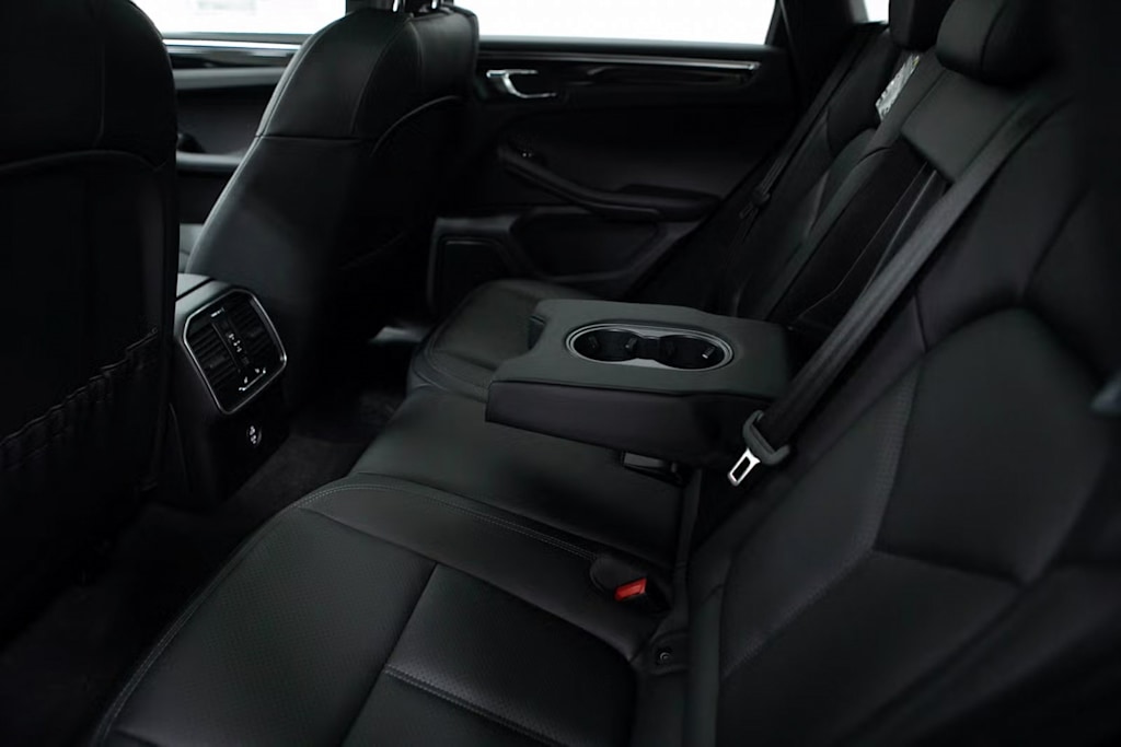 Thumbnail: 2025 Porsche Macan - 12