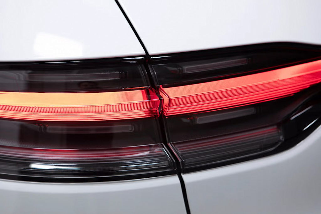 Thumbnail: 2025 Porsche Macan - 35