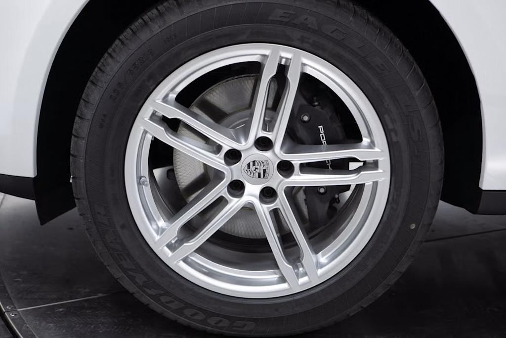 Thumbnail: 2025 Porsche Macan - 8