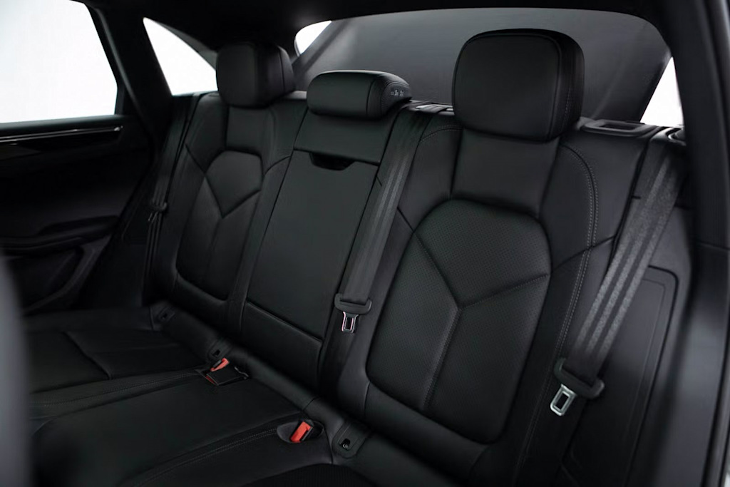 Thumbnail: 2025 Porsche Macan - 31