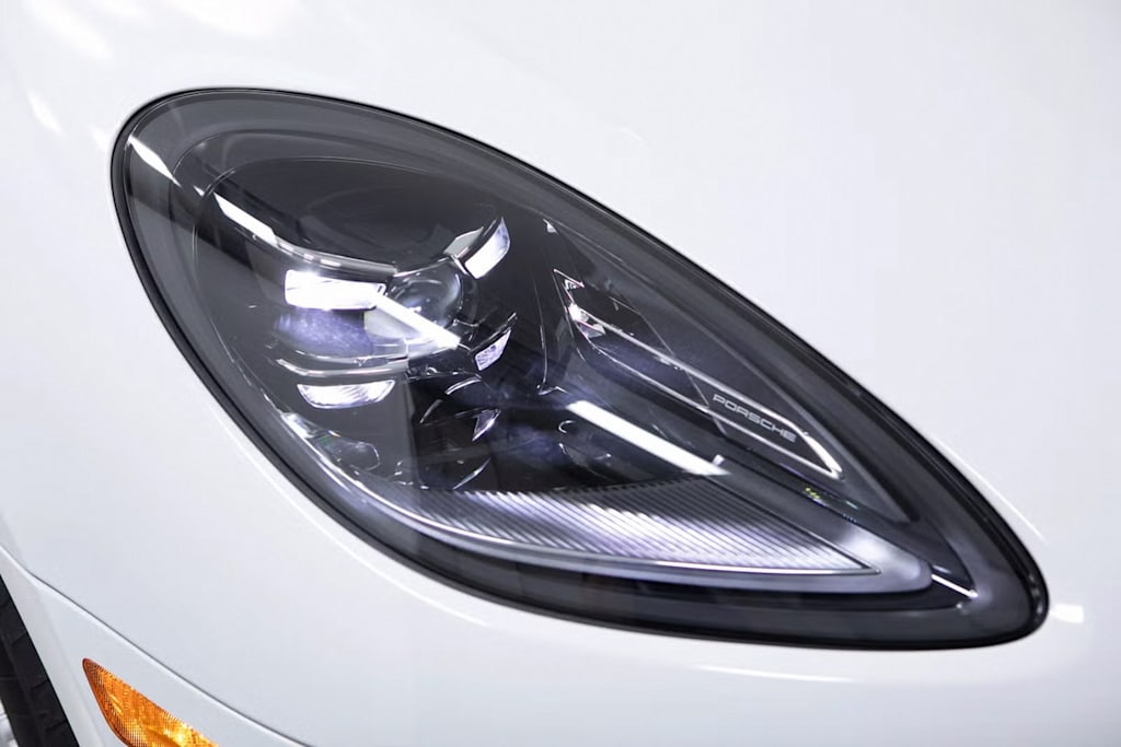 Thumbnail: 2025 Porsche Macan - 32