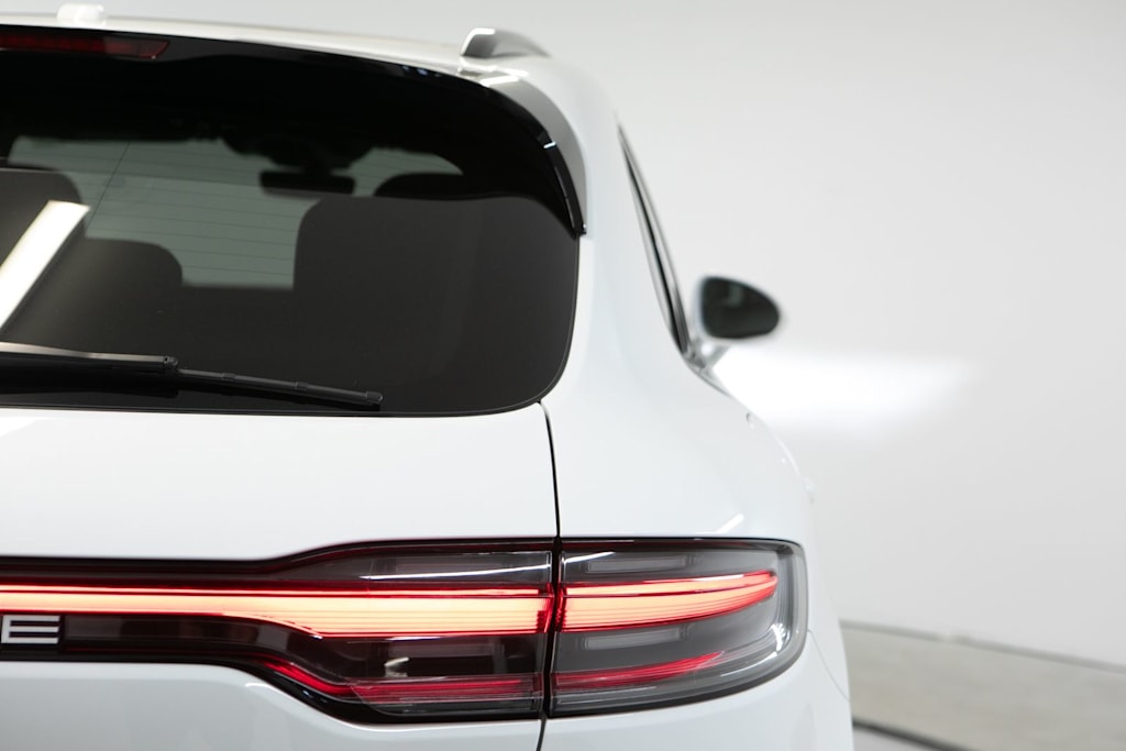 Thumbnail: 2025 Porsche Macan - 38