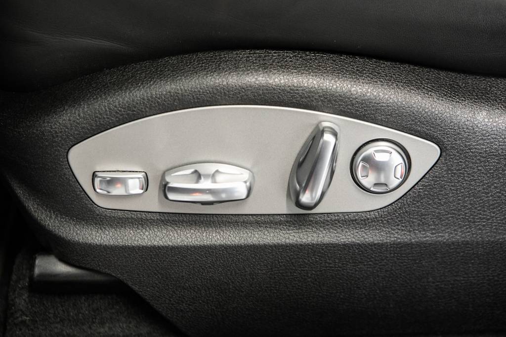 Thumbnail: 2025 Porsche Macan - 22