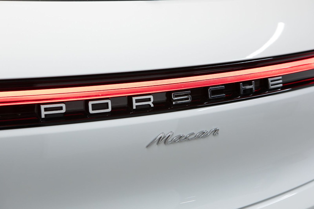 Thumbnail: 2025 Porsche Macan - 36