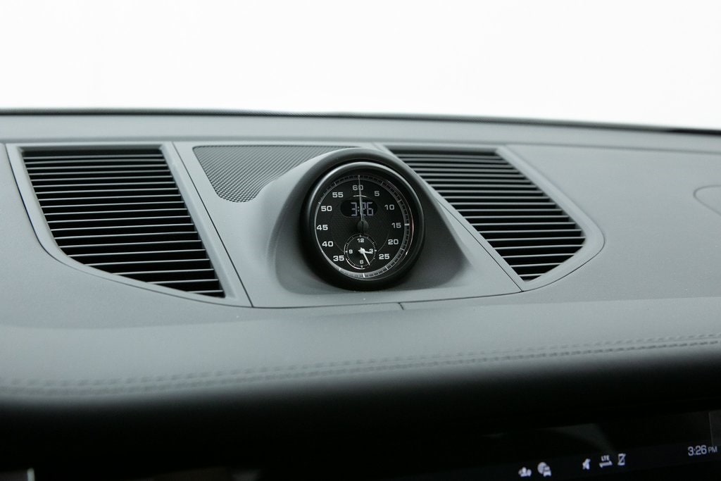 Thumbnail: 2025 Porsche Macan - 26