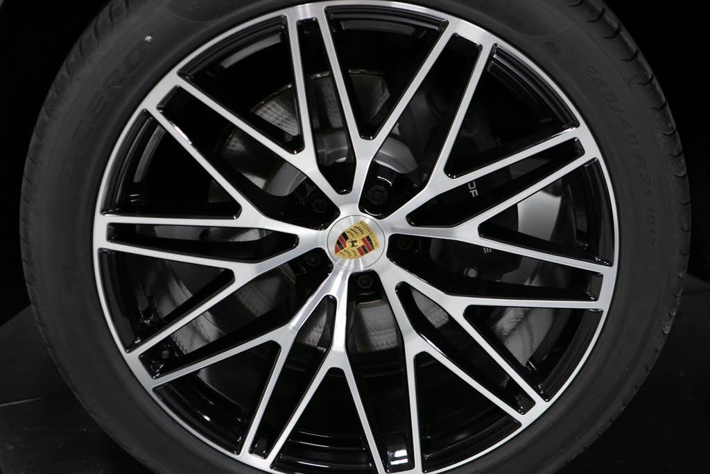 Thumbnail: 2025 Porsche Macan - 8