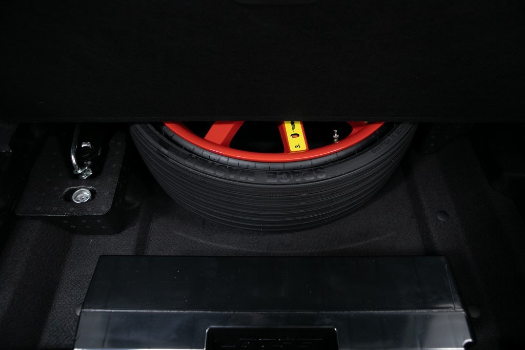 Thumbnail: 2025 Porsche Macan - 33